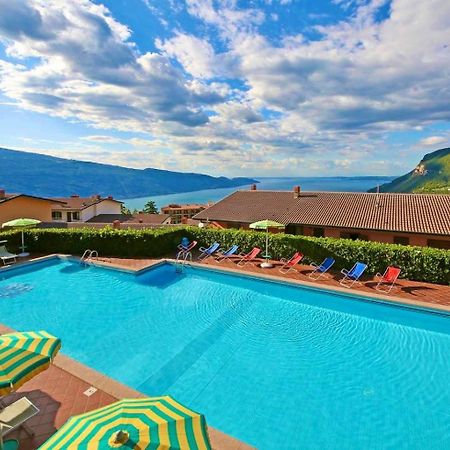Residence Primera Rompala, Gtsgroup Тиньяле Экстерьер фото